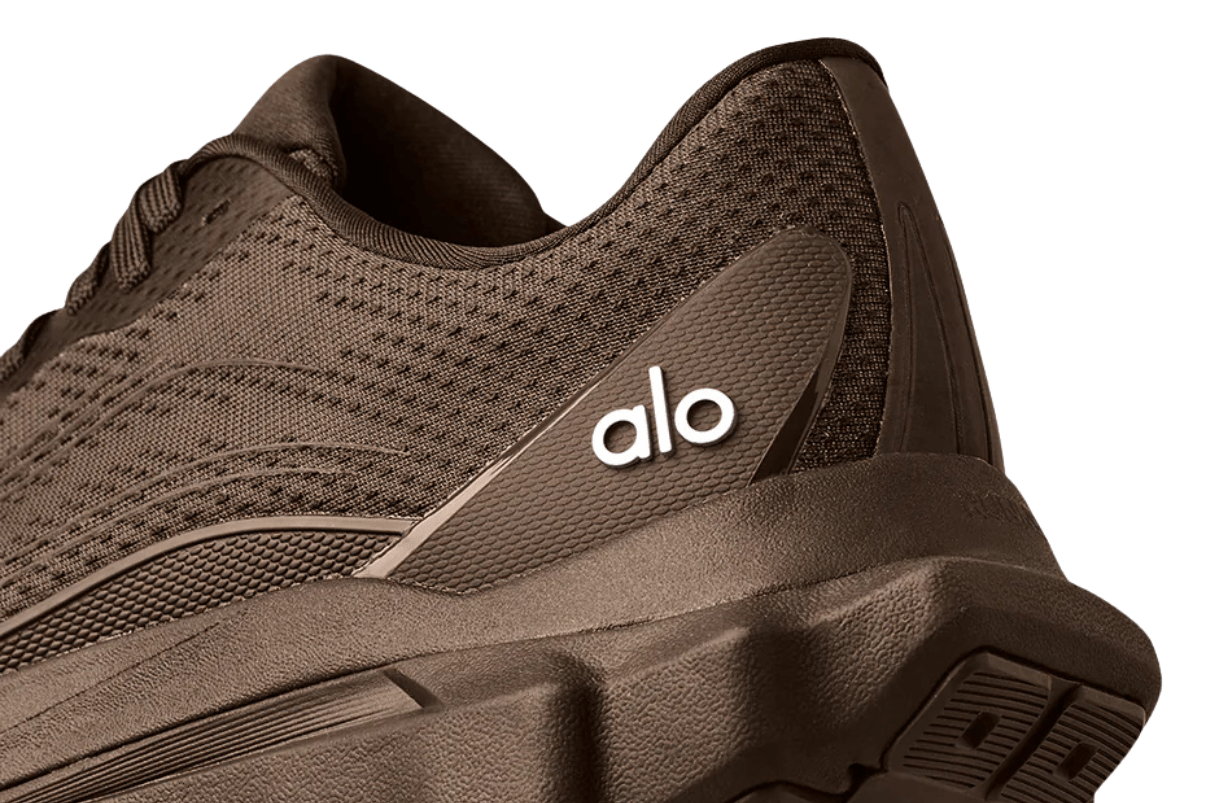 Tênis Alo Yoga ALO Runner Espresso Marrom