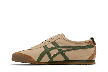 Tênis casual bege com detalhes verdes e marrons, estilo retrô, sola de borracha.