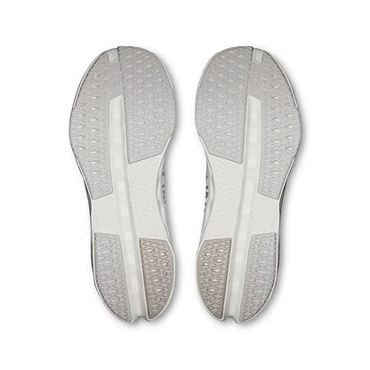 Solas de tênis esportivo branco com textura antiderrapante e design moderno, vista inferior