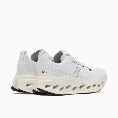 Tênis On Running Cloudsurfer Max Triple Branco White