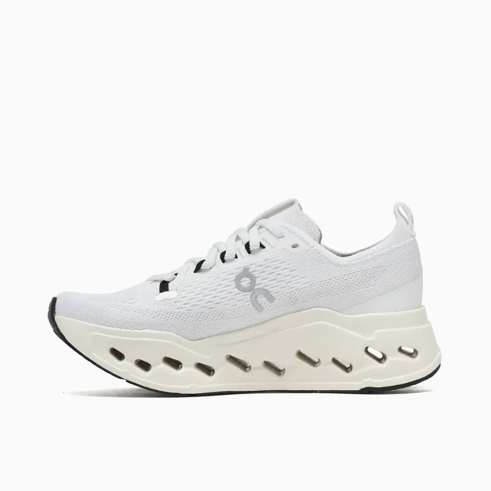 Tênis On Running Cloudsurfer Max Triple Branco White
