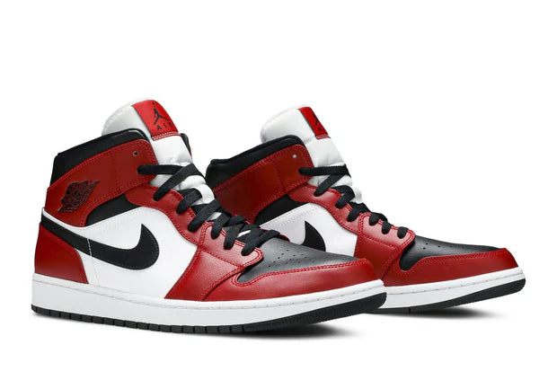 Tênis Nike Air Jordan 1 Mid Chicago Black Toe Vermelho/Preto