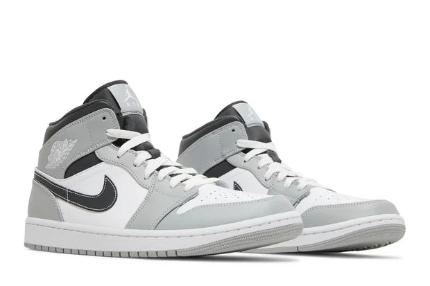 Tênis Nike Air Jordan 1 Mid Light Smoke Grey Cinza