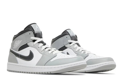 Tênis Nike Air Jordan 1 Mid Light Smoke Grey Cinza