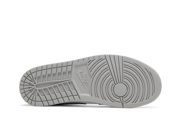 Tênis Nike Air Jordan 1 Mid Light Smoke Grey Cinza