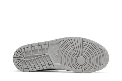 Tênis Nike Air Jordan 1 Mid Light Smoke Grey Cinza