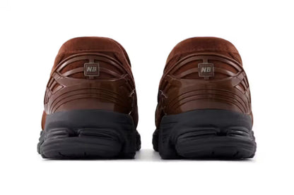 Tênis New Balance 1906L Rich Oak Suede Camurça Slip-on Marrom