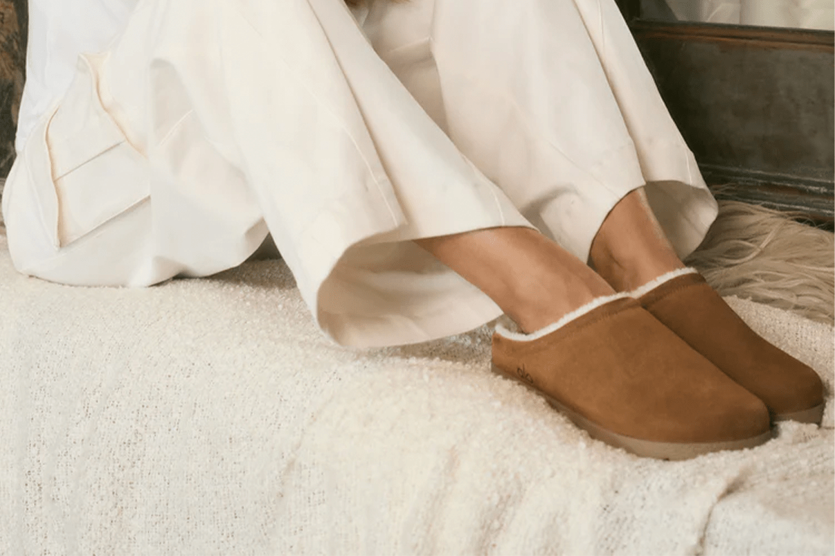 Slipper Alo Yoga Recovery Saddle/Ivory Bege