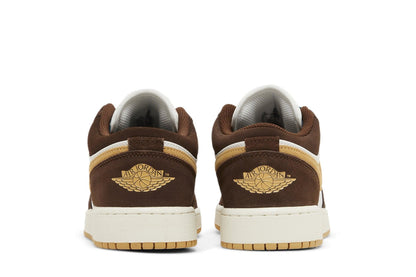 Tênis Nike Air Jordan 1 Low GS Cacao Wow Marrom