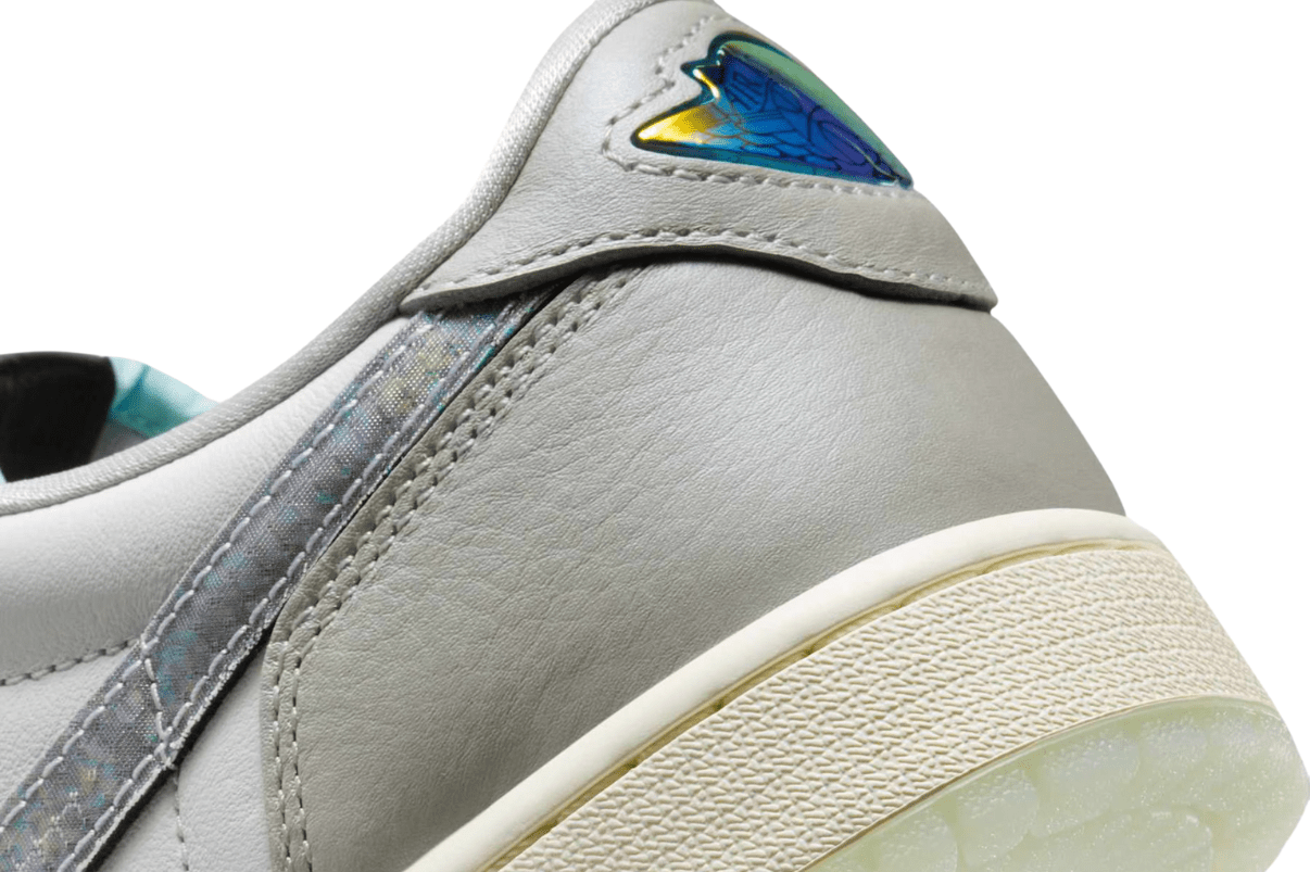 Tênis Nike Air Jordan 1 Low Lunar New Year Photon Dust Cinza