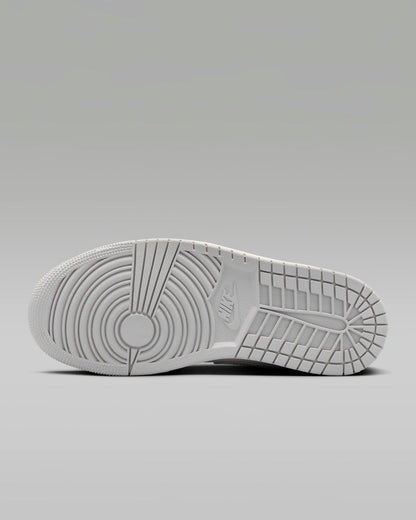 Tênis Nike Air Jordan 1 Low Neutral Grey Coconut Milk Cinza