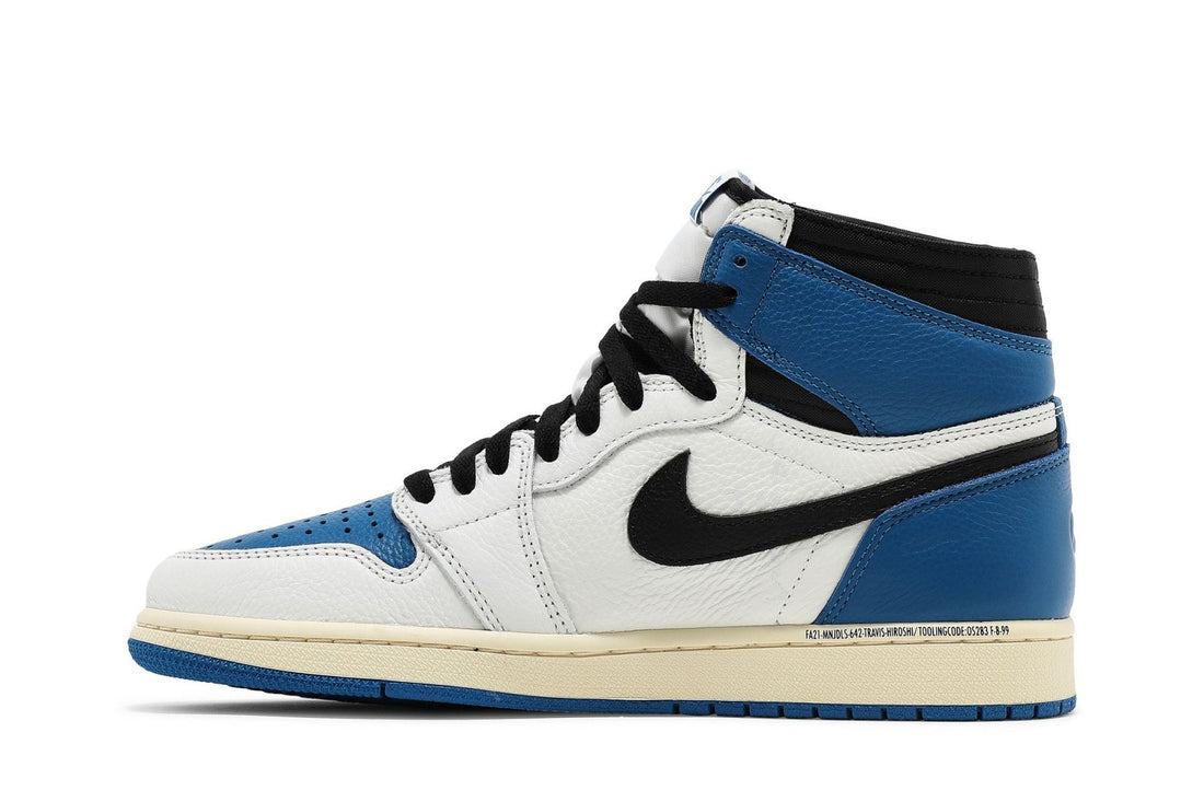 Tênis Nike Air Jordan 1 Retro High Fragment Design x Travis Scott Couro Branco Azul