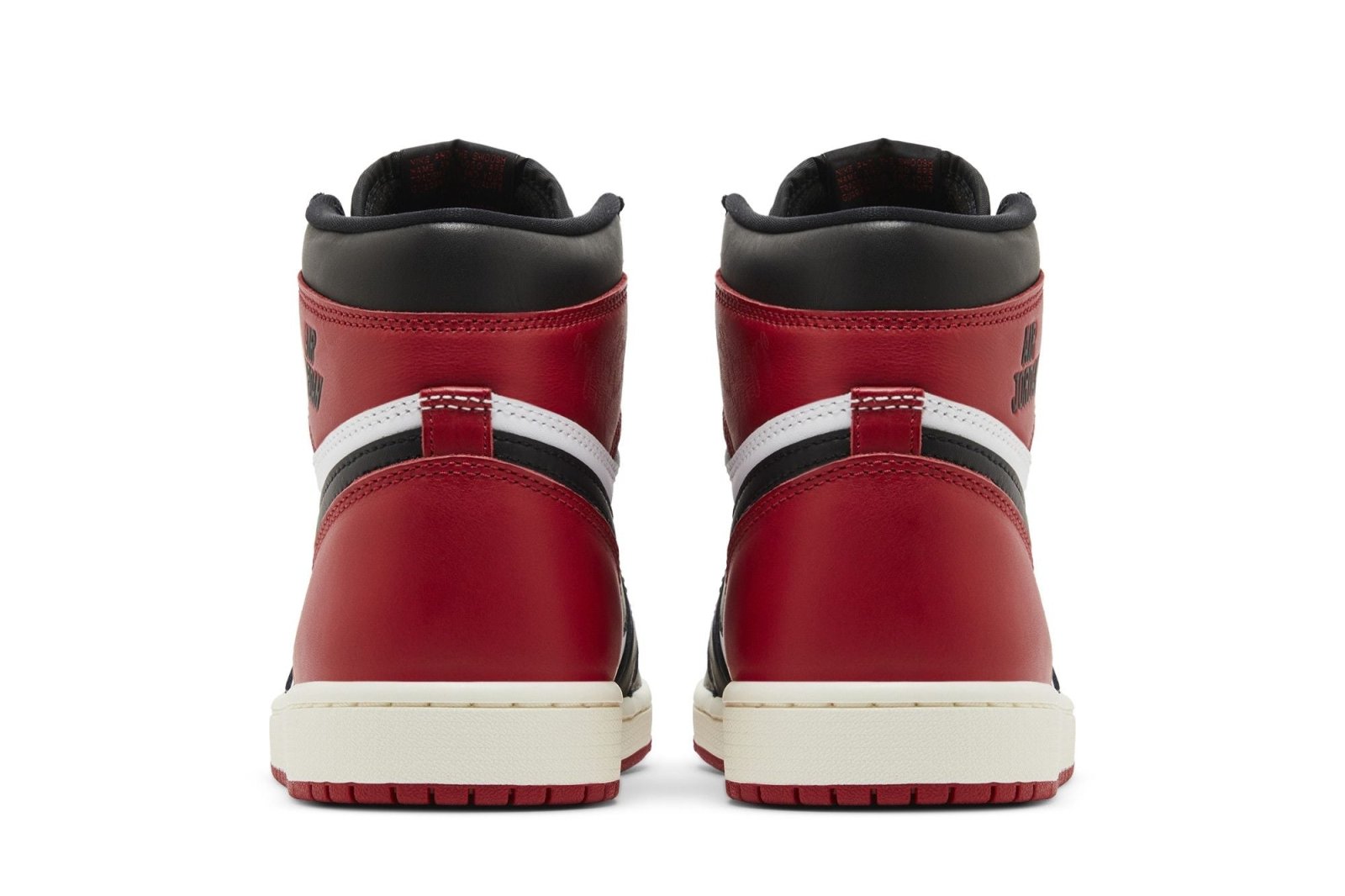 Tênis Nike Air Jordan 1 Retro High OG Black Toe Reimagined Vermelho