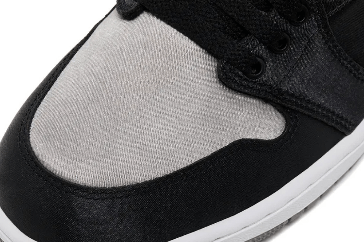 Tênis Nike Air Jordan 1 Retro High OG Satin Shadow Prateado