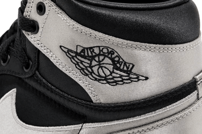 Tênis Nike Air Jordan 1 Retro High OG Satin Shadow Prateado