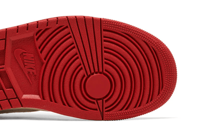 Tênis Nike Air Jordan 1 Retro High Rare Air Sail Cinnabar Bege