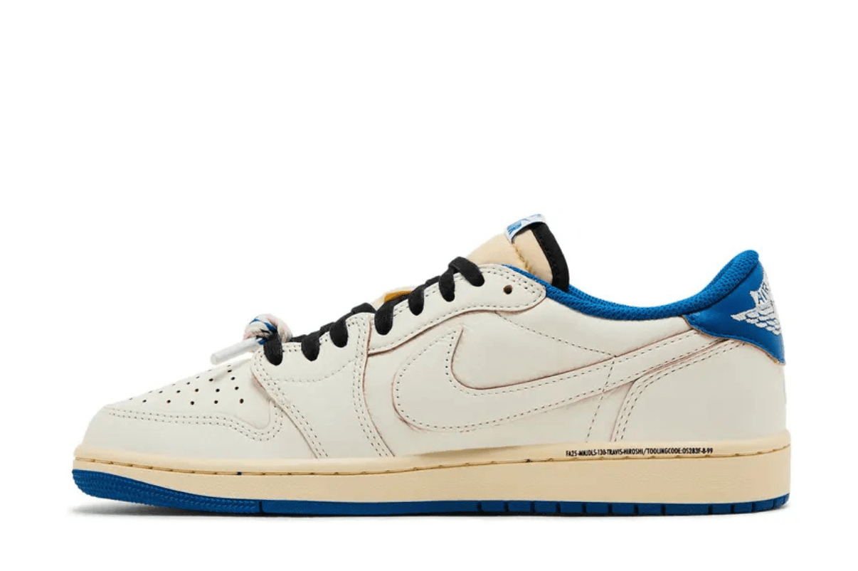 Tênis Nike Air Jordan 1 x Travis Scott Retro Low OG SP Nike Sail Military Blue Couro