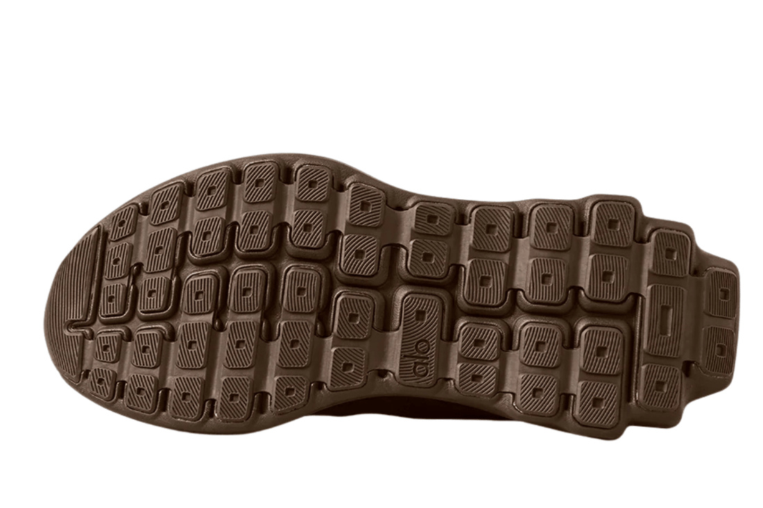 Tênis Alo Yoga ALO Runner Espresso Marrom