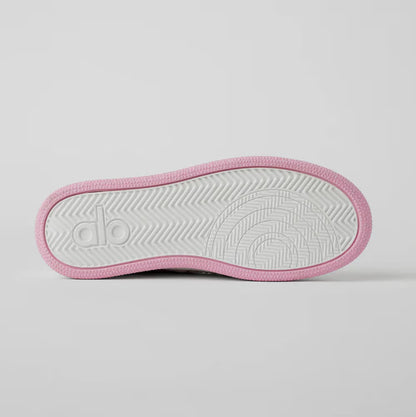 Tênis Alo Yoga Recovery Mode rosa branco detalhe do solado firme para estabilidade diária