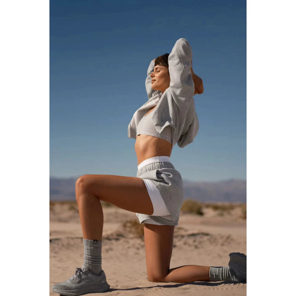 Tênis Alo Yoga Runner Cinza - foto 5