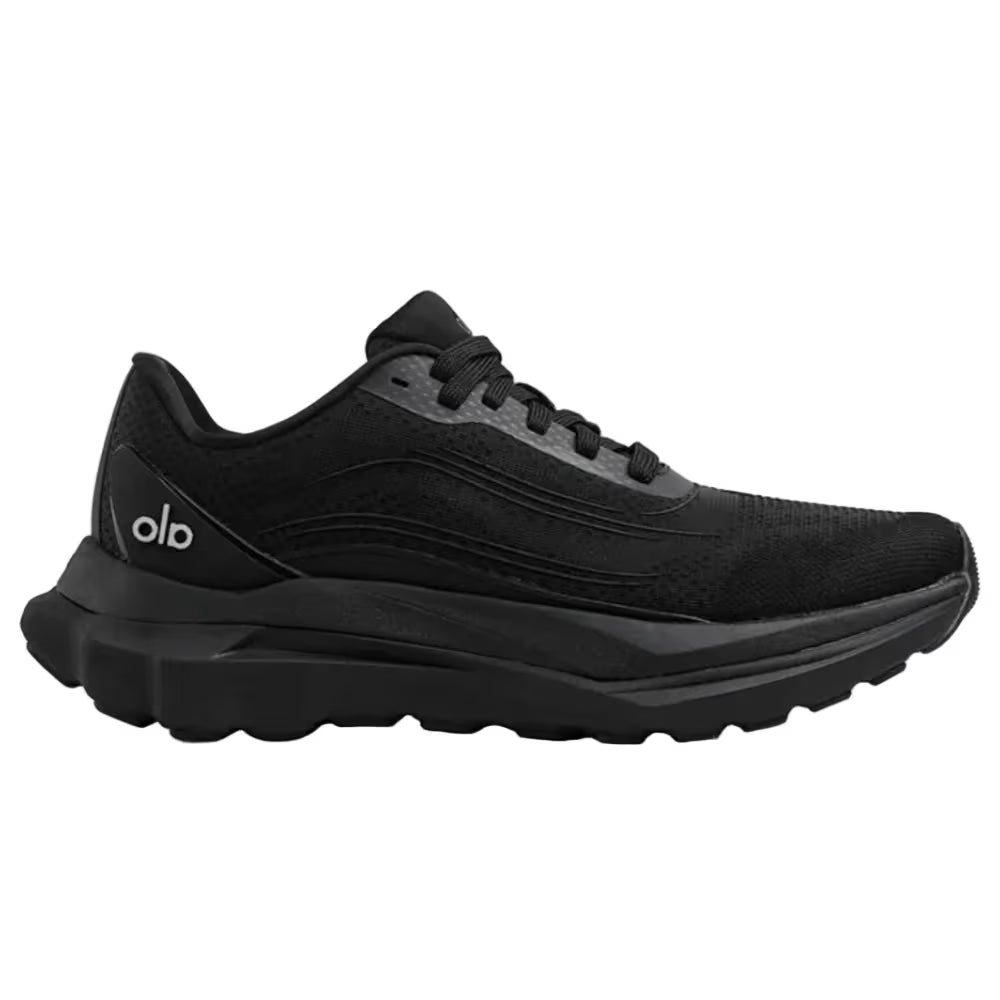 Tênis de corrida preto Alo Yoga masculino, design esportivo, solado robusto.