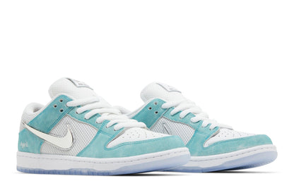 Tênis April Skateboards x Nike SB Dunk Low Turbo Green Azul