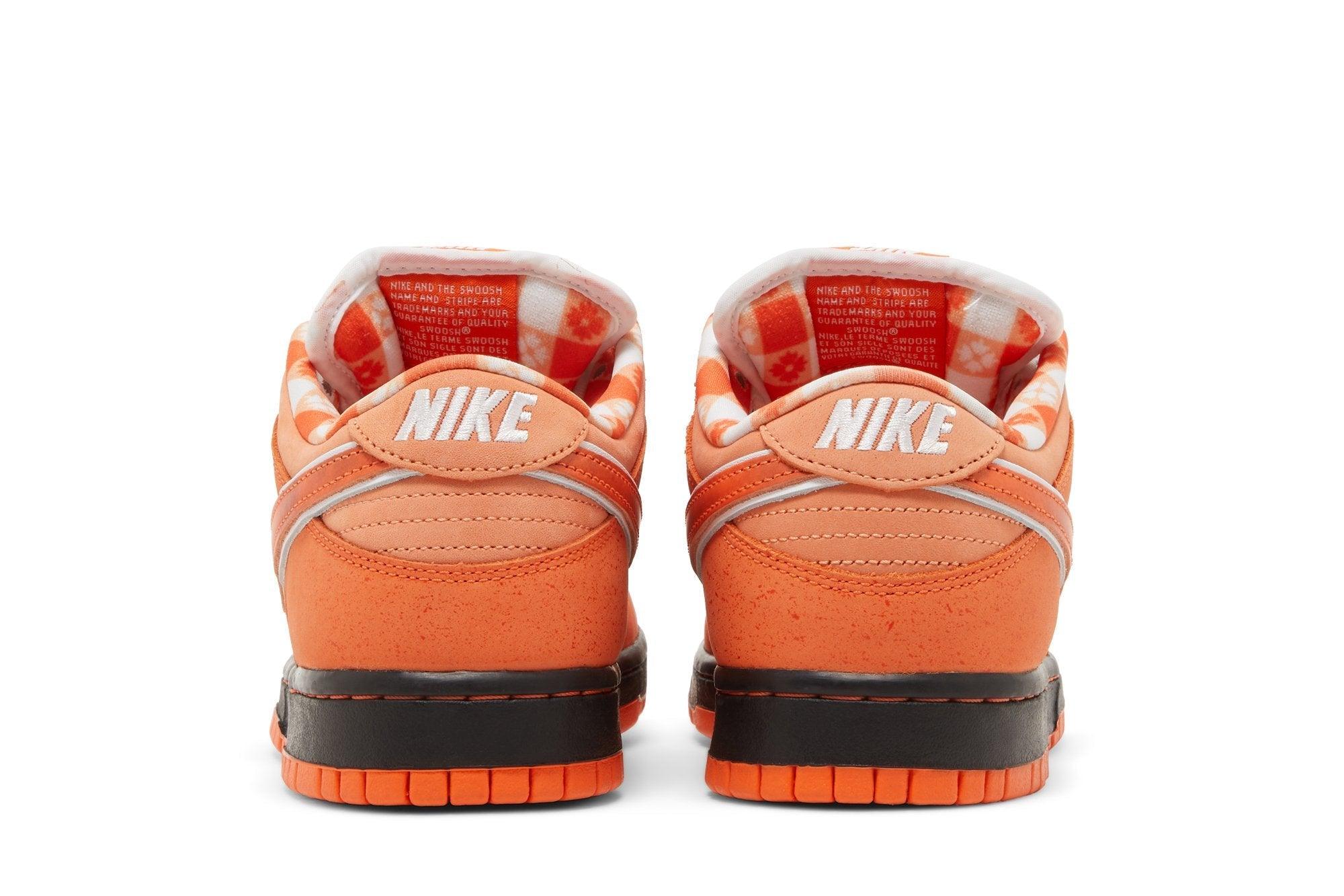 Tênis Concepts x Nike SB Dunk Low Orange Lobster Laranja