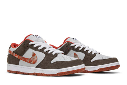 Tênis Crushed D.C. x Nike SB Dunk Low Golden Hour Colorido