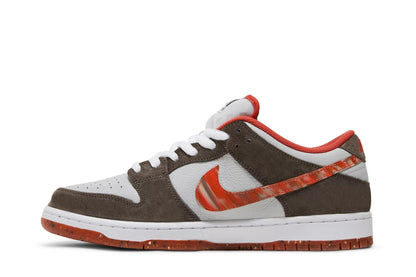 Tênis Crushed D.C. x Nike SB Dunk Low Golden Hour Colorido