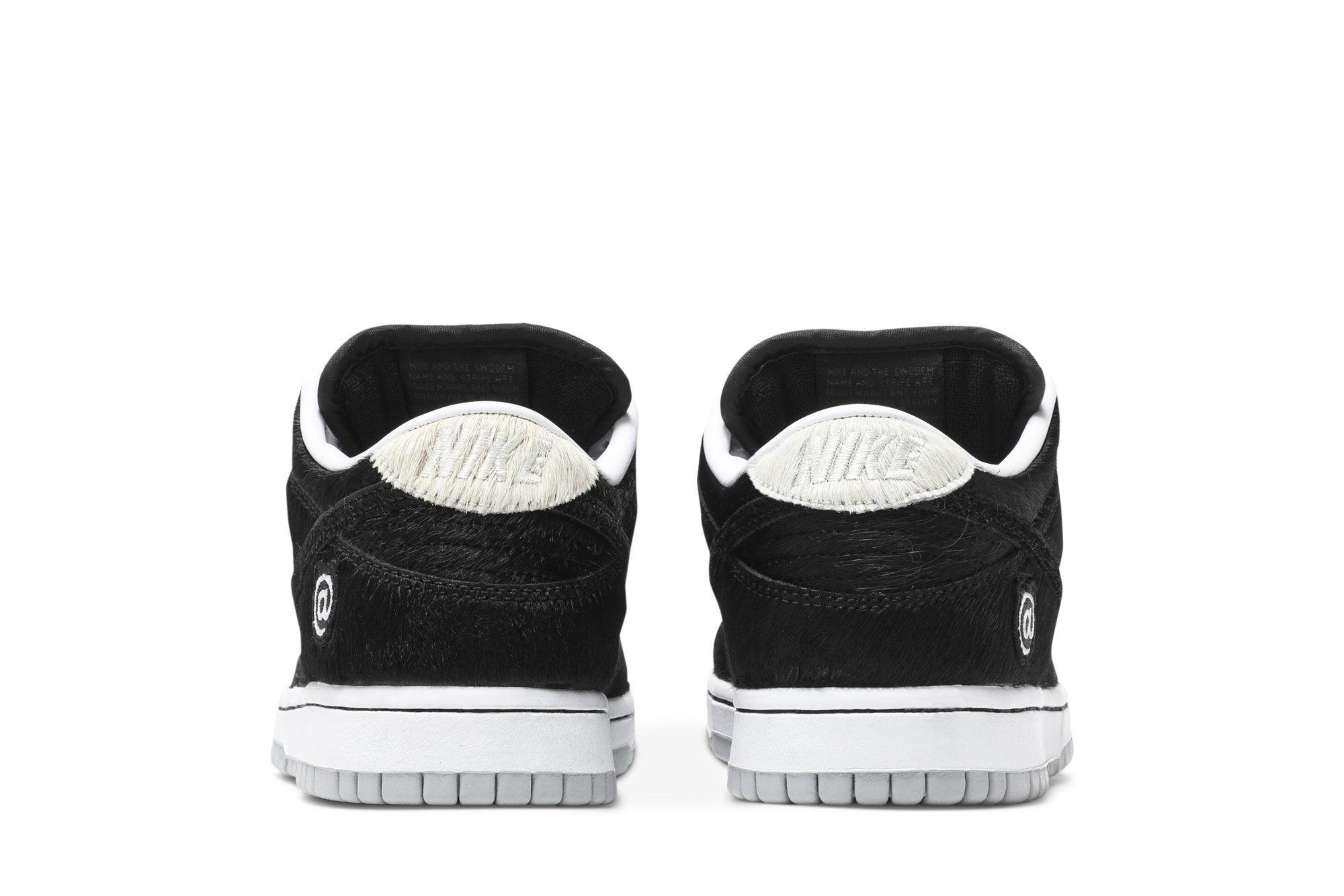 Tênis Medicom Toy x Nike SB Dunk Low Bearbrick Preto