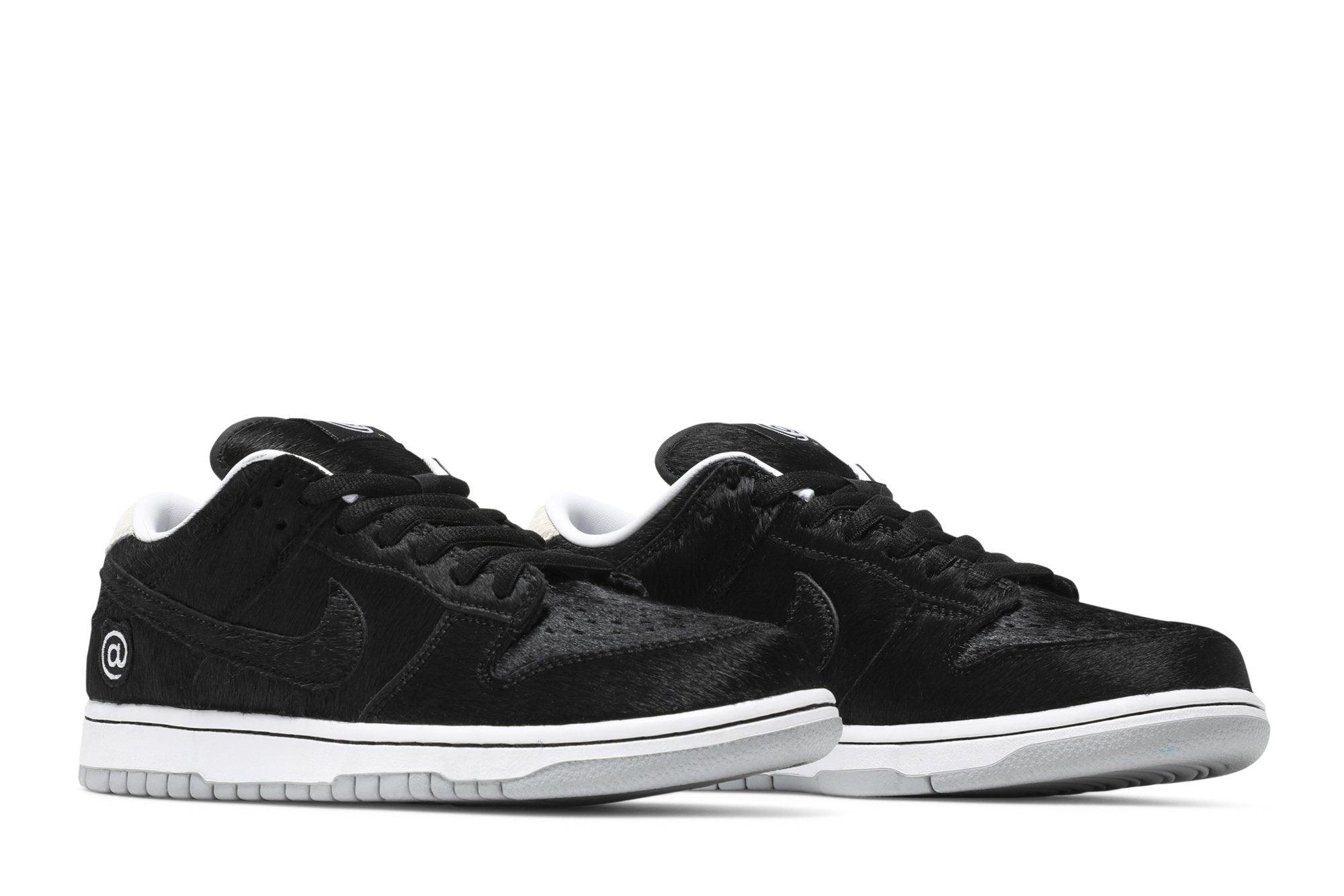 Tênis Medicom Toy x Nike SB Dunk Low Bearbrick Preto
