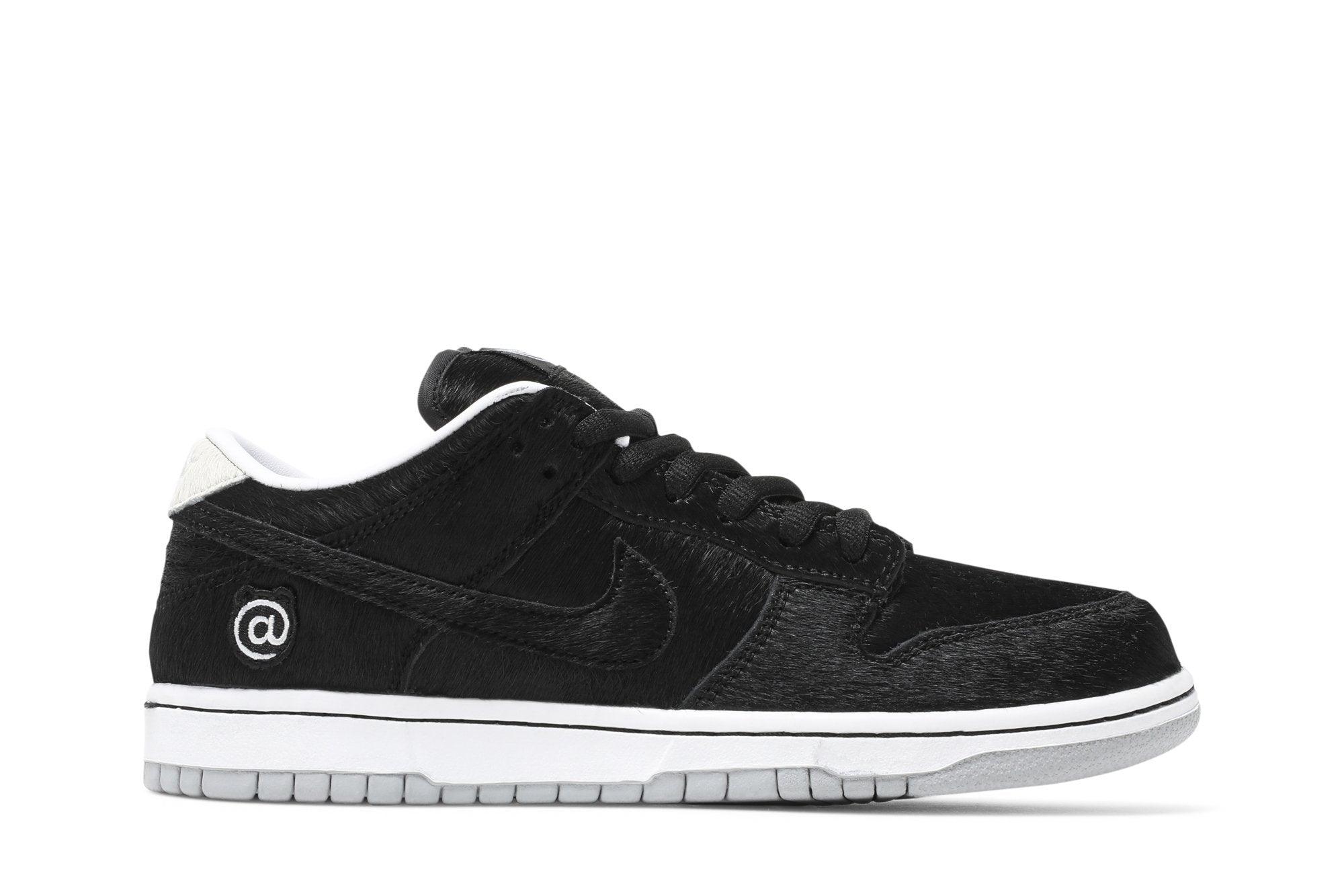 Tênis Medicom Toy x Nike SB Dunk Low Bearbrick Preto