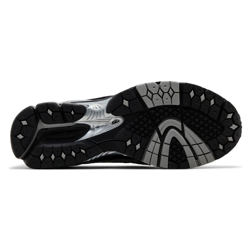 Tênis New Balance 1906L Silver Metallic Black Prateado - foto 3