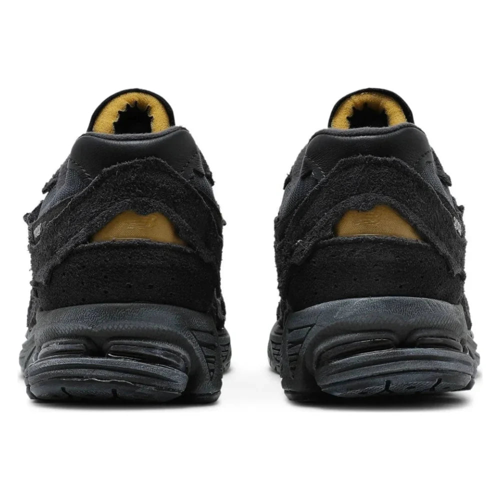 Tênis New Balance 2002R Protection Pack Phantom Preto - par traseira