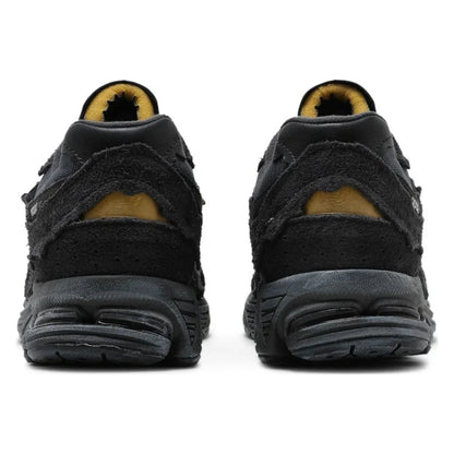 Tênis New Balance 2002R Protection Pack Phantom Preto - par traseira