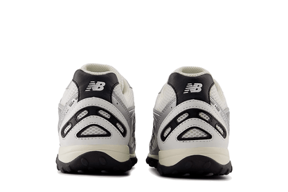 Tênis New Balance 204L Silver Metallic Black Prateado