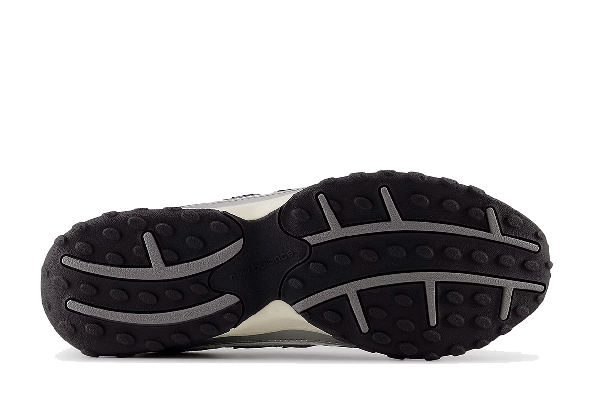 Tênis New Balance 204L Silver Metallic Black Prateado