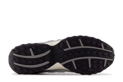 Tênis New Balance 204L Silver Metallic Black Prateado