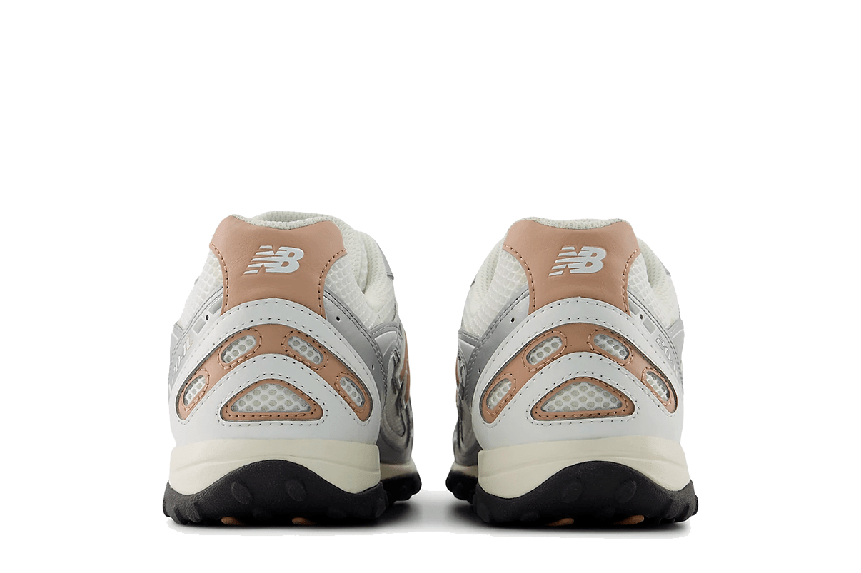 Tênis New Balance 204L Silver Metallic Flat Taupe Prateado