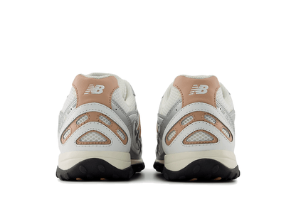 Tênis New Balance 204L Silver Metallic Flat Taupe Prateado