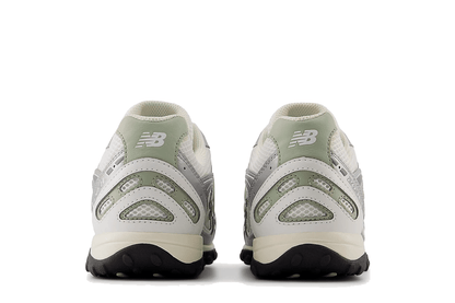 Tênis New Balance 204L Silver Metallic Sage Green Prateado
