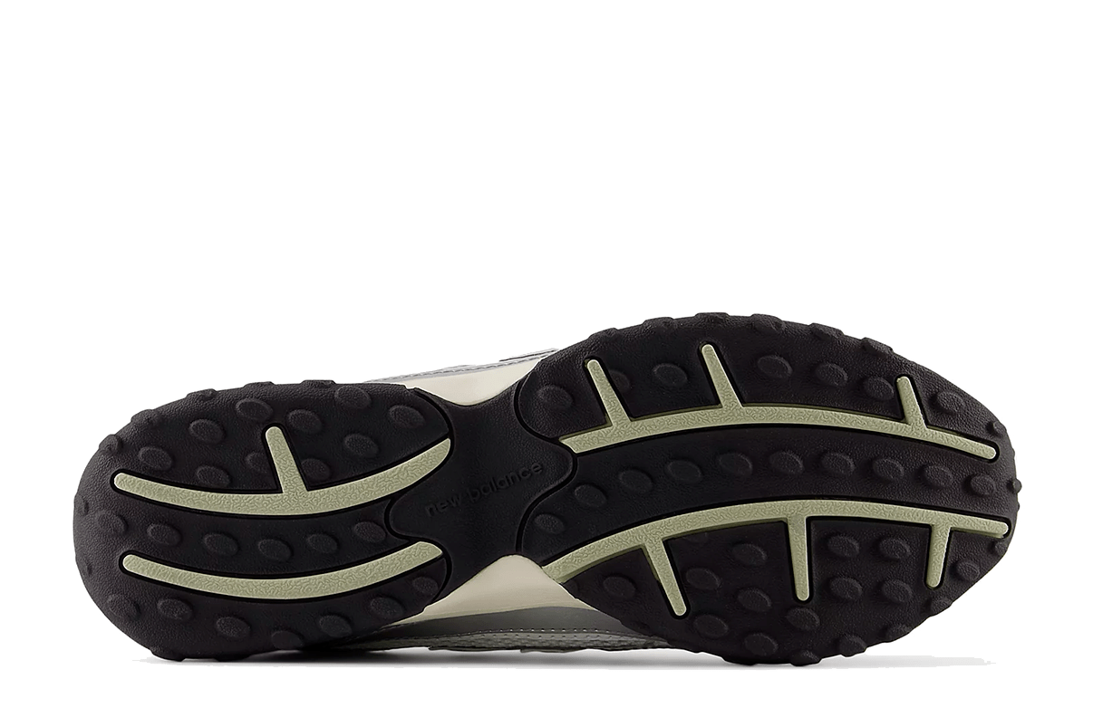 Tênis New Balance 204L Silver Metallic Sage Green Prateado