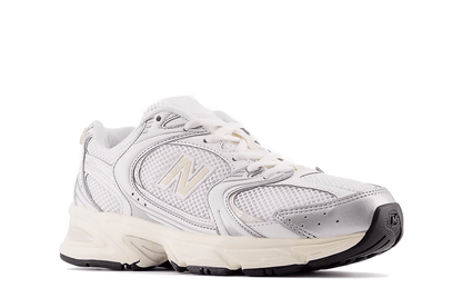 Tênis New Balance 530 Silver Metallic Linen Bege