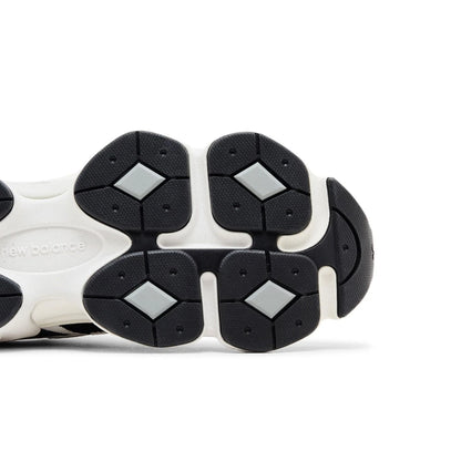 Tênis New Balance 9060 Reflection Black Suede Branco White - foto 4