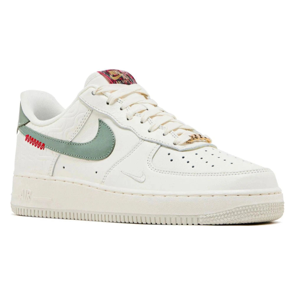 Tênis Nike Air Force 1 &