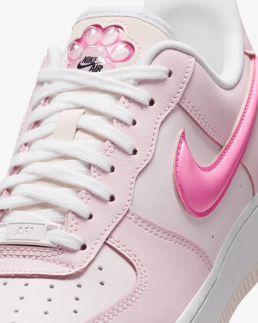 Tênis Nike Air Force 1 &