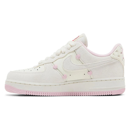 Tênis Nike Air Force 1 Low Valentine&