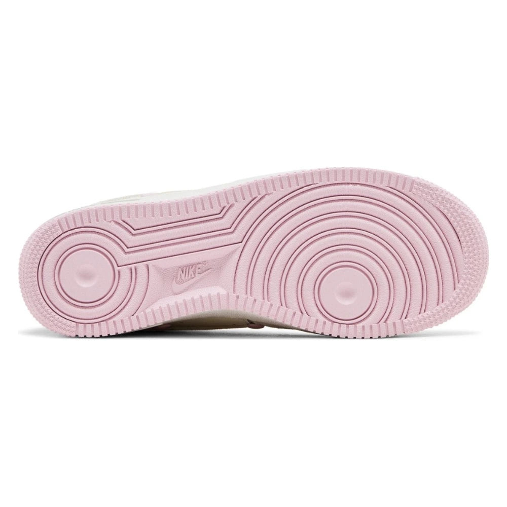 Tênis Nike Air Force 1 Low Valentine&