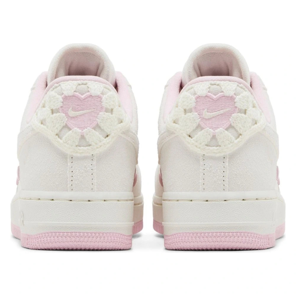 Tênis Nike Air Force 1 Low Valentine&