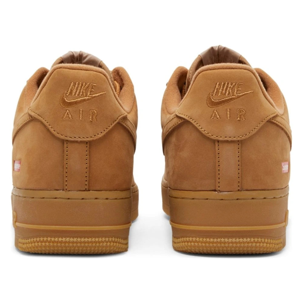 Tênis Nike Air Force 1 Low x Supreme Wheat Marrom - foto 4